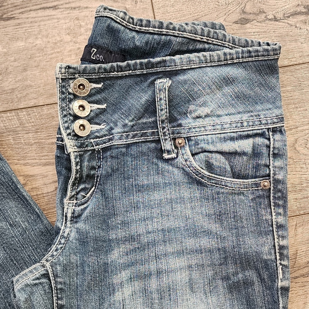 Zco. Women's Jeans Triple Button Size 7 Blue Denim - Picture 2 of 12